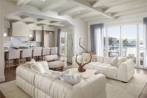 Townhouse in Treasure Island, Florida 5 bedrooms, 337.98 sq.m. № 1673535 - photo 4
