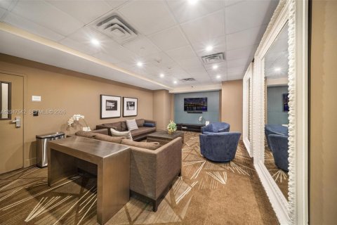 Copropriété à vendre à Miami Beach, Floride: 2 chambres, 122.63 m2 № 2185261 - photo 30