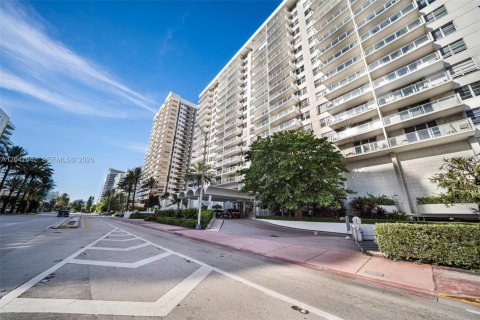 Condo à Miami Beach, Floride, 2 chambres  № 2185261