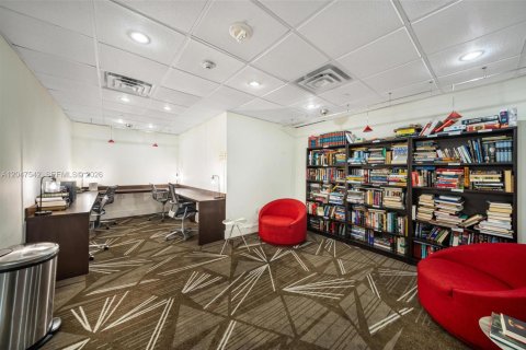 Copropriété à vendre à Miami Beach, Floride: 2 chambres, 122.63 m2 № 2185261 - photo 27