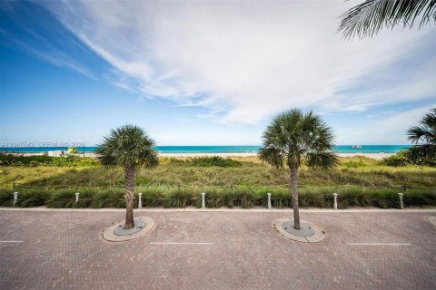Copropriété à vendre à Miami Beach, Floride: 2 chambres, 122.63 m2 № 2185261 - photo 20