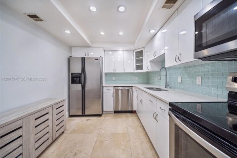 Copropriété à vendre à Miami Beach, Floride: 2 chambres, 122.63 m2 № 2185261 - photo 9