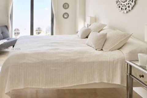 Copropriété à vendre à Miami Beach, Floride: 2 chambres, 122.63 m2 № 2185261 - photo 11