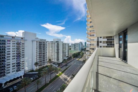 Copropriété à vendre à Miami Beach, Floride: 2 chambres, 122.63 m2 № 2185261 - photo 8