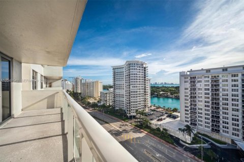 Copropriété à vendre à Miami Beach, Floride: 2 chambres, 122.63 m2 № 2185261 - photo 7
