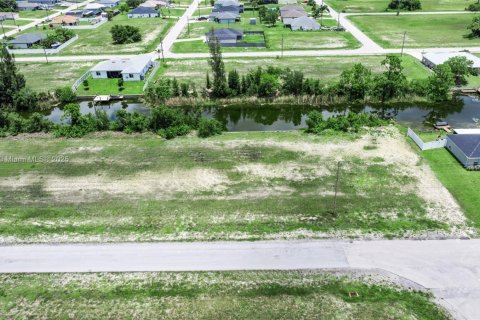 Commercial property in Cape Coral, Florida № 1830867 - photo 3