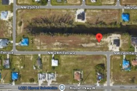 Commercial property in Cape Coral, Florida № 1830867 - photo 2