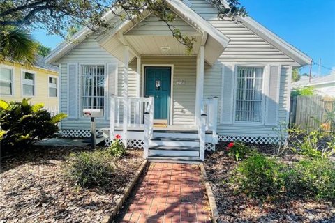Casa en alquiler en Saint Petersburg, Florida, 3 dormitorios, 136.38 m2 № 1819125 - foto 1