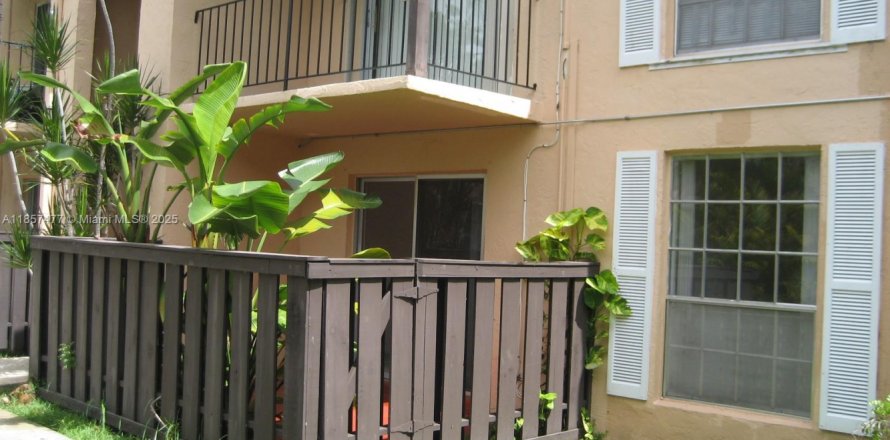 Condo à Miami, Floride, 1 chambre № 1882396