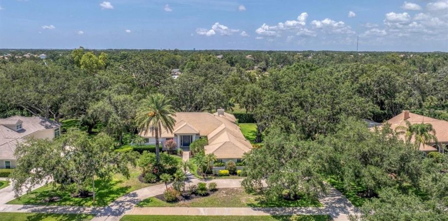 House in Sarasota, Florida 4 bedrooms, 329.43 sq.m. № 1760596