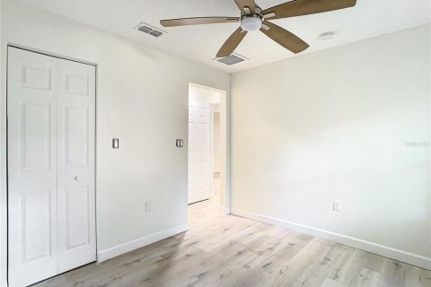 Immobilier commercial à vendre à Tampa, Floride: 4 chambres, 117.8 m2 № 1813412 - photo 10