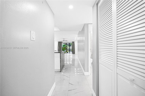 Condominio en venta en Pompano Beach, Florida, 2 dormitorios, 86.96 m2 № 2035815 - foto 14