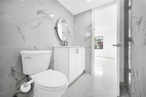 Condominio en venta en Pompano Beach, Florida, 2 dormitorios, 86.96 m2 № 2035815 - foto 26