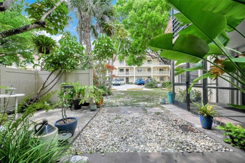 Condominio en venta en Pompano Beach, Florida, 2 dormitorios, 86.96 m2 № 2035815 - foto 3
