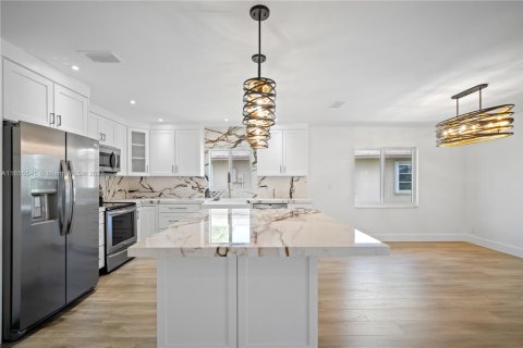 House in Delray Beach, Florida 2 bedrooms, 141.86 sq.m. № 1892195 - photo 10