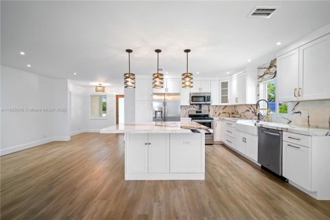 House in Delray Beach, Florida 2 bedrooms, 141.86 sq.m. № 1892195 - photo 18
