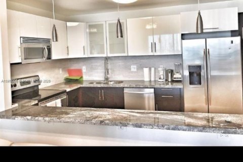 Copropriété à louer à Sunny Isles Beach, Floride: 1 chambre, 92.9 m2 № 1979378 - photo 3