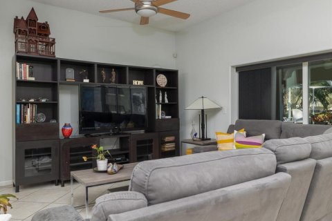 Casa en venta en The Villages, Florida, 4 dormitorios, 218.32 m2 № 1566814 - foto 8