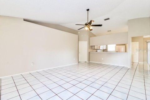 Villa ou maison à louer à Valrico, Floride: 3 chambres, 134.62 m2 № 2423747 - photo 4