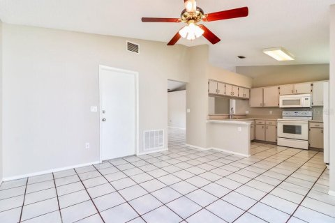 Villa ou maison à louer à Valrico, Floride: 3 chambres, 134.62 m2 № 2423747 - photo 6
