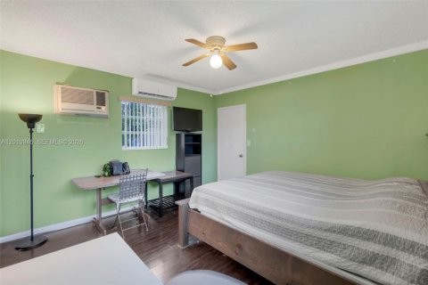 House in Hialeah, Florida 3 bedrooms, 125.42 sq.m. № 2073624 - photo 27
