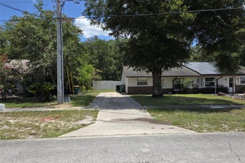 Duplex in DeLand, Florida 2 bedrooms, 104.05 sq.m. № 1873623 - photo 1