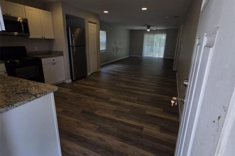 Duplex in DeLand, Florida 2 bedrooms, 104.05 sq.m. № 1873623 - photo 5