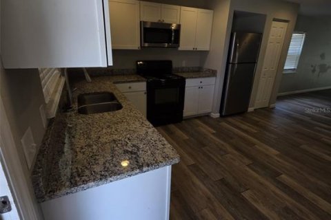 Duplex in DeLand, Florida 2 bedrooms, 104.05 sq.m. № 1873623 - photo 4