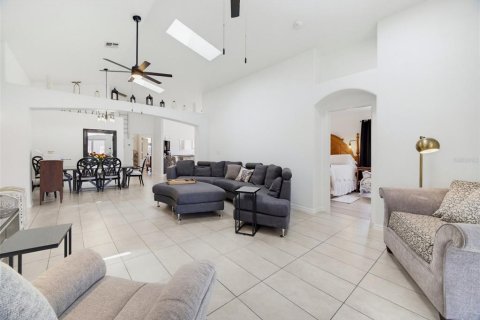 Villa ou maison à vendre à Kissimmee, Floride: 5 chambres, 198.44 m2 № 2433365 - photo 18