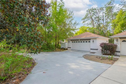 House in Beverly Hills, Florida 4 bedrooms, 248.61 sq.m. № 2157845 - photo 5