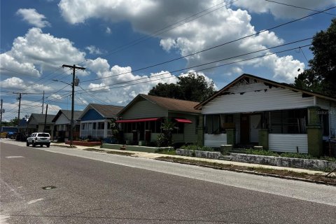 House in Tampa, Florida 3 bedrooms, 89.19 sq.m. № 1831441 - photo 2
