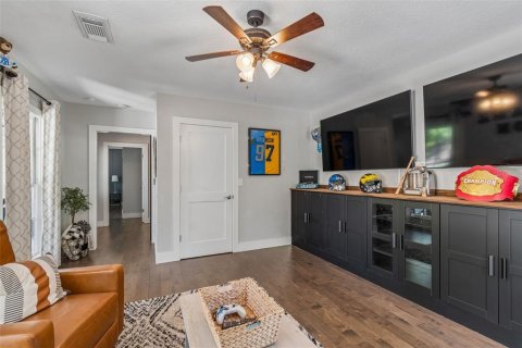 Villa ou maison à vendre à Tampa, Floride: 5 chambres, 242.47 m2 № 2199321 - photo 22