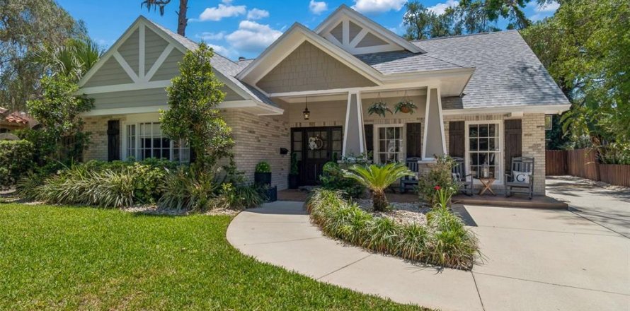 Villa ou maison à Tampa, Floride 5 chambres, 242.47 m2 № 2199321