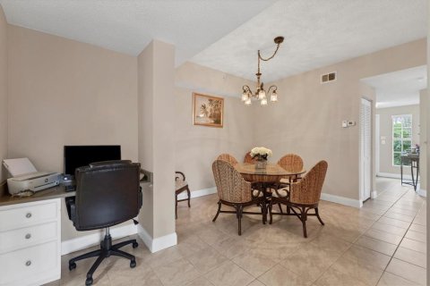 Condo in Sarasota, Florida, 3 bedrooms  № 1916645 - photo 19