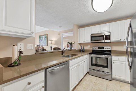 Condo in Sarasota, Florida, 3 bedrooms  № 1916645 - photo 17