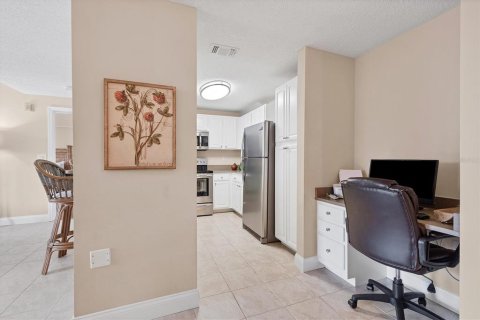 Condo in Sarasota, Florida, 3 bedrooms  № 1916645 - photo 16
