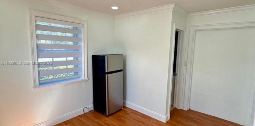 Дом в Майами, Флорида 1 спальня, 41.81м2 № 1987431