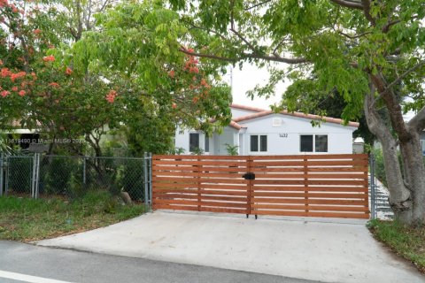 Casa en venta en North Miami Beach, Florida, 3 dormitorios, 110 m2 № 1888745 - foto 1