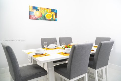 Casa en venta en North Miami Beach, Florida, 3 dormitorios, 110 m2 № 1888745 - foto 4