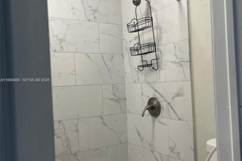 Купить виллу или дом в Норт-Майами-Бич, Флорида 4 спальни, 196.12м2, № 2026835 - фото 13