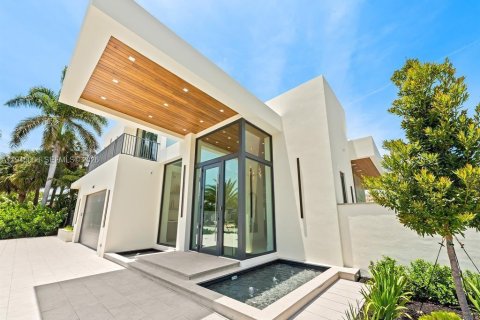 House in Fort Lauderdale, Florida 5 bedrooms, 444.07 sq.m. № 2003017 - photo 4