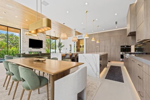 House in Fort Lauderdale, Florida 5 bedrooms, 444.07 sq.m. № 2003017 - photo 13