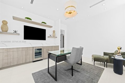 House in Fort Lauderdale, Florida 5 bedrooms, 444.07 sq.m. № 2003017 - photo 17