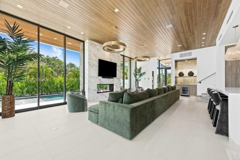 House in Fort Lauderdale, Florida 5 bedrooms, 444.07 sq.m. № 2003017 - photo 10