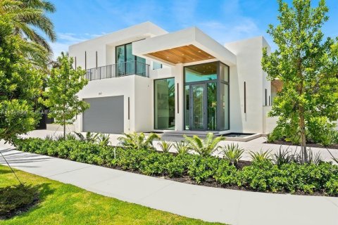 House in Fort Lauderdale, Florida 5 bedrooms, 444.07 sq.m. № 2003017 - photo 3
