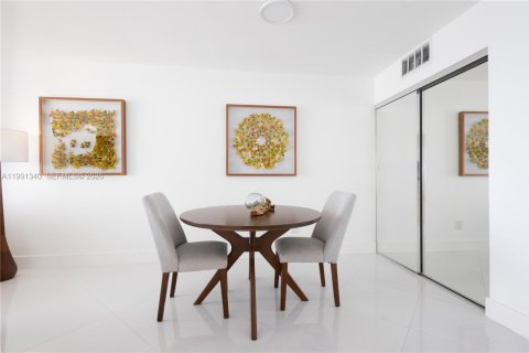 Condominio en alquiler en Miami, Florida, 1 dormitorio, 68.28 m2 № 2052489 - foto 7