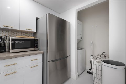 Condominio en alquiler en Miami, Florida, 1 dormitorio, 68.28 m2 № 2052489 - foto 10