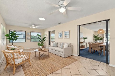 Villa ou maison à vendre à Sarasota, Floride: 3 chambres, 208.75 m2 № 2430780 - photo 19