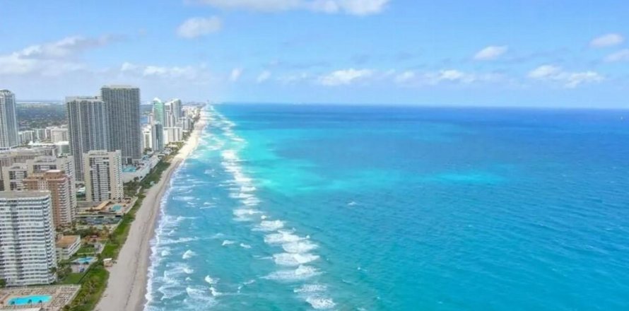 Condo in Hallandale Beach, Florida, 2 bedrooms  № 1177083