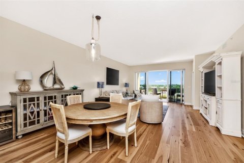 Condo in Venice, Florida, 2 bedrooms № 2148407 - photo 9